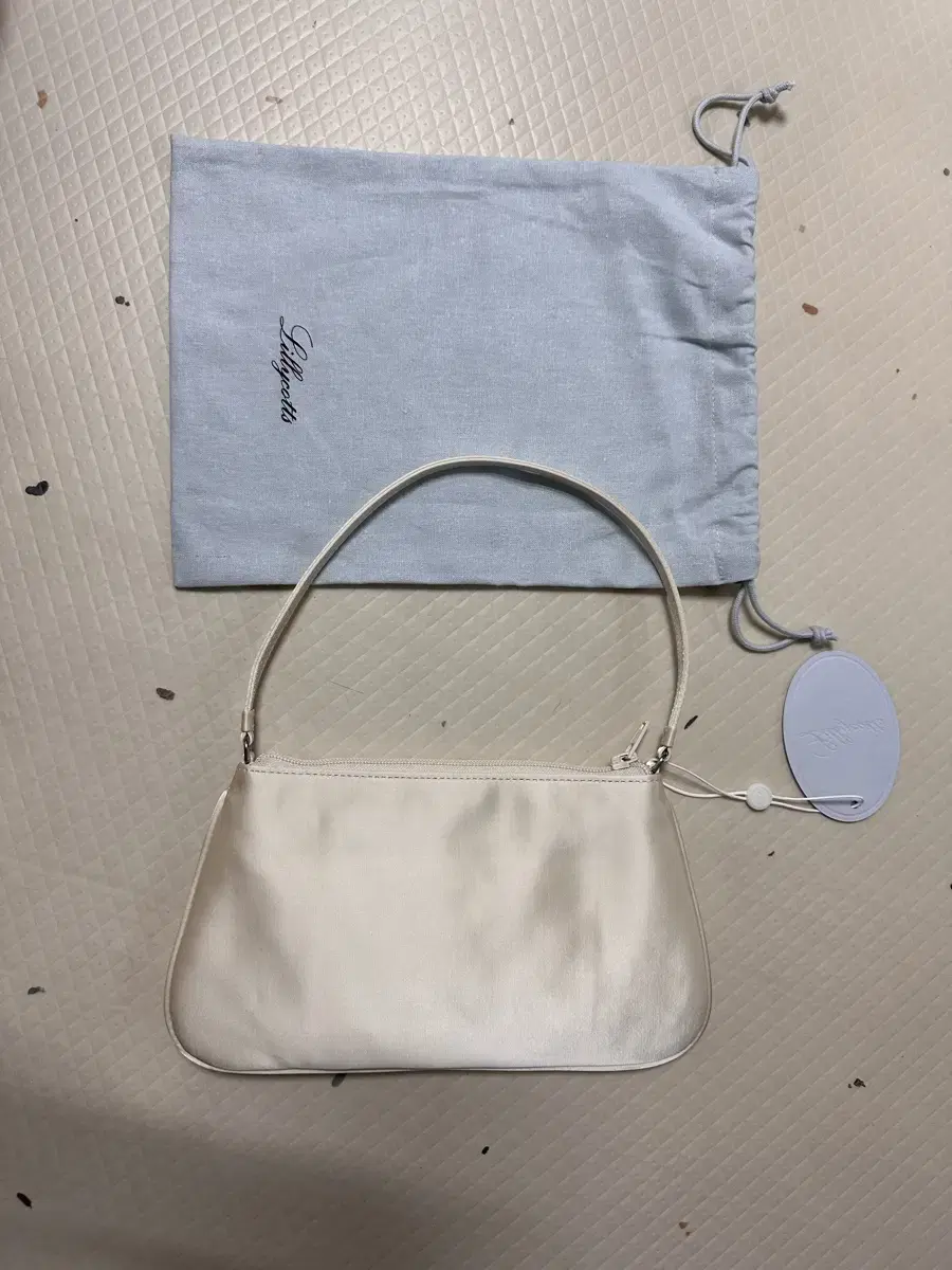 릴리코츠 Mini Satin Bag 새상품